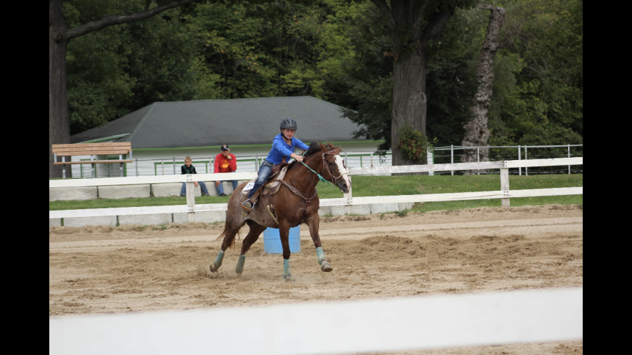 Kendall+Westgate+rides+her+horse.