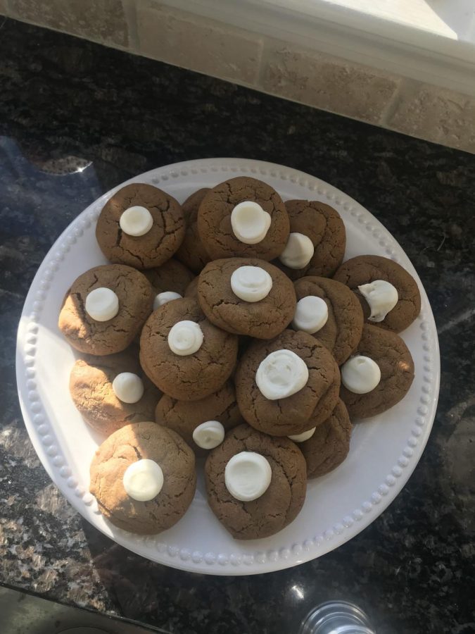 This is the finished product of the Betty Crocker gingerbread cookies.