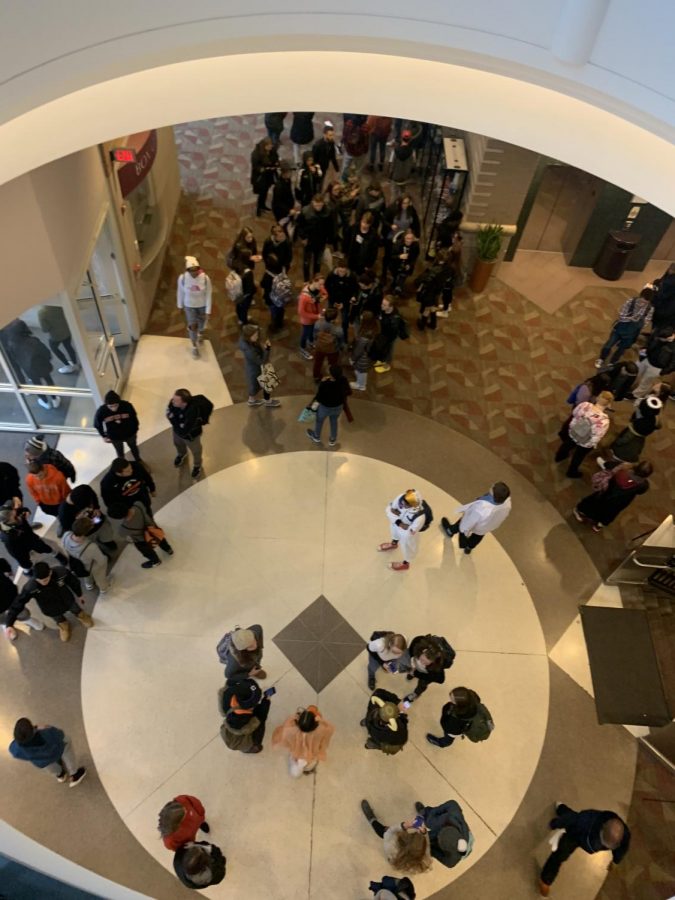 As they all walk around the hallways finding their next session, the publications team attended field trip to Michigan Interscholastic Press Association. “[The best way to learn is by] book and newspaper info,” junior Chloe Pierce said. They went to three sessions throughout the day.
