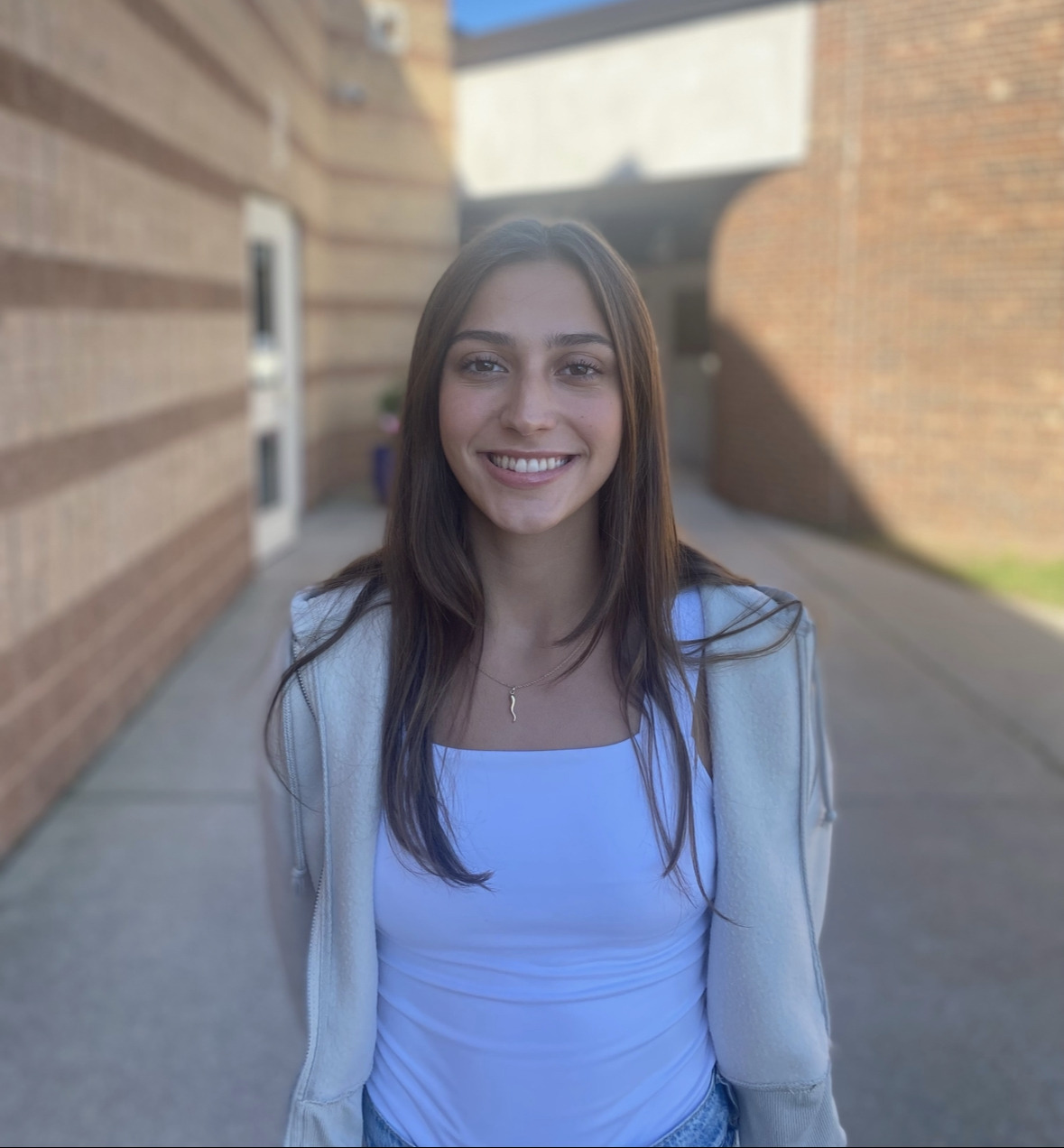 Mia Wrobel – Ike News