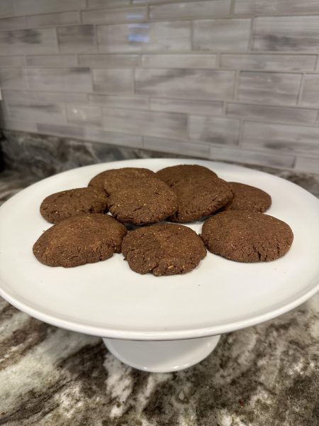 Forget peanut butter and jelly. Peanut butter and chocolate is the new power duo. Both healthy and sweet, these cookies are the best of both worlds. 