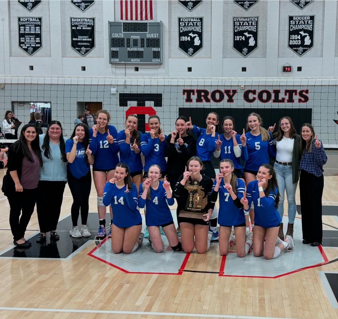 After winning against Romeo High School, the varsity volleyball team is heading to quarterfinals. Beating Romeo in five sets, they are regional champs. 